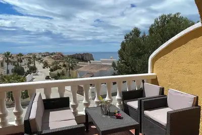 Image de Maison d'angle + jardin, vue sur la mer, piscine commune. Wifi, animaux acceptés