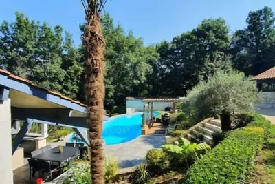 Image de Venez vous ressourcer au milieu d'une chênaie