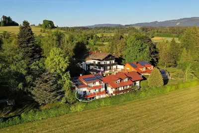 Image de Ruhige Ferienwohnung am Stadtrand von Lindau Inmitten von Wiesen und Obstbäumen