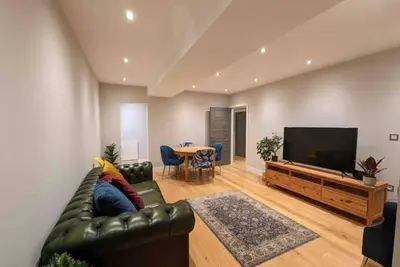 Image de Elegant Central Brentwood Flat