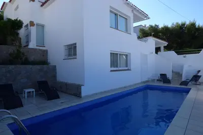 Image de Magnifica Casa Con Jardin Y Piscina Privada Vistas Al Mar