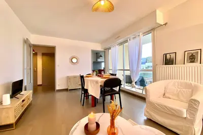 Image de Appartement Le Cocon de la Plage Avec Terrasse Ă 2 min de la Plage et du Port