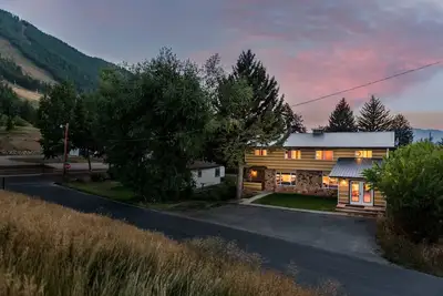 Image de Outpost: Vine Street 2 - Close to Snow King!