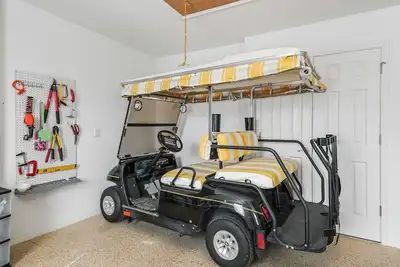 Image de Sunny Retreat: 3br/2ba Courtyard Villa - Golf Cart Included!