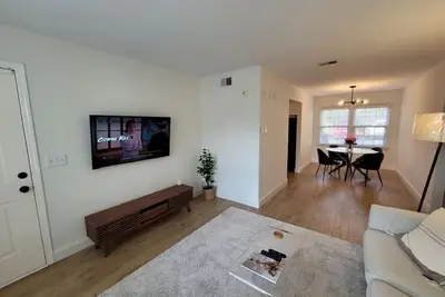 Image de Ground floor 2 bed, 1 bath near Fort Jackson, hospitals, Usc, and downtown