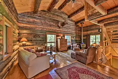 Image de Longhorn Ranch Cabin w/ Hot Tub, Large Deck and Stunning Views!
