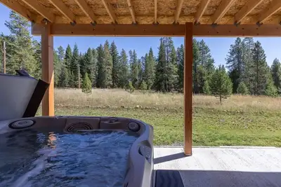 Image de Spacious, Partial A/C, Hot Tub, Foosball
