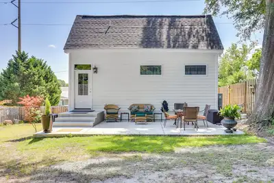 Image de ~ 1 Mi to Dtwn: Wilmington Home w/ Patio!