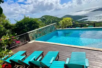 Image de Coral Sky Villa~4 Br 3. 5 Ba, private pool, ACs, generator, spectacular views