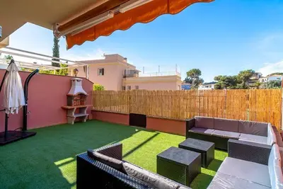 Maison sur 4 étages avec chill-out, Bbq et piscine