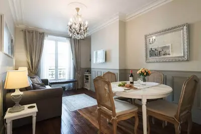 Elegant 1br with Elevator | Near Arc de Triomphe