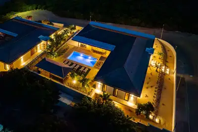 Image de Luxury 12 person Villa with great views of Spanish Water and Caracas Bay.