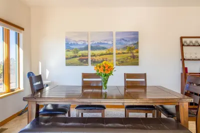 Image de Happy Hiker's Hot Tub Haven, Family and Pet Friendly Home in the Mesas