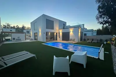 Image de Maison de vacances SĂŁo Martinho do Porto pour 2 - 8 personnes avec 4 chambres Ă coucher - Maison de