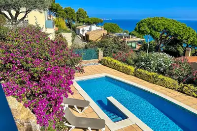 Image de Villa fantastique avec piscine à 450m de la mer!