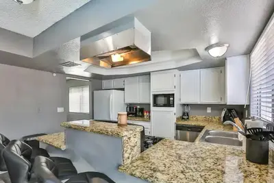 Beautiful pool home near strip