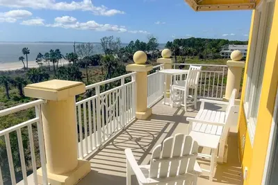 Image de Golf Cart Included Ocean Front Penthouse Suite 3 Br 3bth Condo with Pool