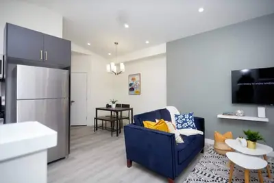 Comfortable home near airport