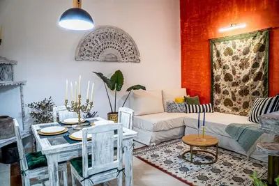 Image de 1bdr Apt downtown Ayos Building. Host:Id+10
