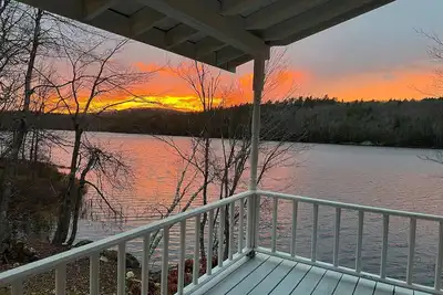 Image de Lake Front-Maine Themed-Soaking Tub-Fire Pit-Kayak