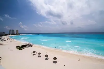 Image de Beautiful Beach Front Pent House in Cancun! ! !