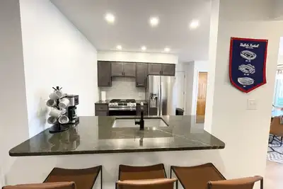 Image de Walk to Highmark Stadium-Game Room-Front Deck -Big Lot