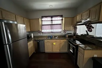 Image de 3 bedroom\/2. 5 bath. Fully Furnished!