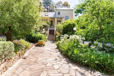 Image de Hills Retreat - Italian Villa Set On 2 Acres