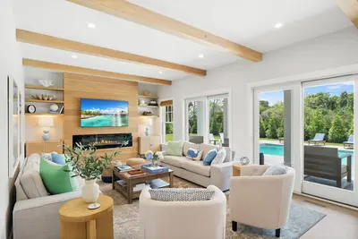 Image de New 6-bd home - heated Pool & Jeep. Surfside/south of town