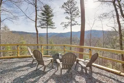 Image de Blue Ridge Retreat w/ Hot Tub & Mountain Views!