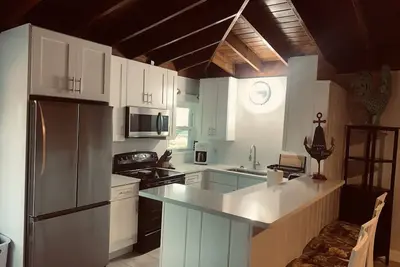 Image de Charming Mermaids cottage, only a short 2 block walk too the beach