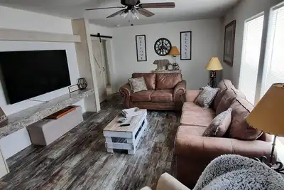Image de 8 Bedroom, 4 Bath, 15 Beds, 4k square feet of space