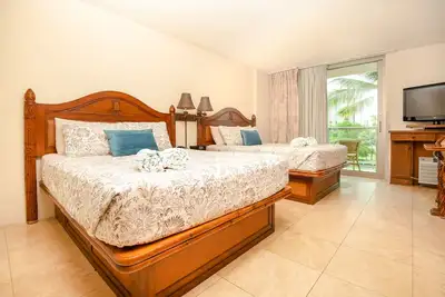 *Luana Waikiki*2 Queen beds*
