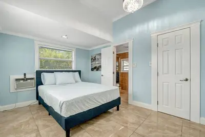 Image de Entire home in Sarasota, Florida, just 5 mins from beach!