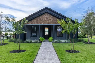 Image de Lakefront Getaway with Hot Tub, Fire Pit, Kayaks & Paddle Boards