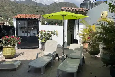 Image de Tropical Oasis in Enchanted Forest Setting. Walking distance to Everything!