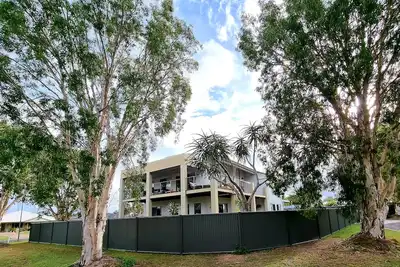 Image de Seaside home Wifi, 3 bedroom, 2 bath, aircon, kayaks, bikes, dog friendly.