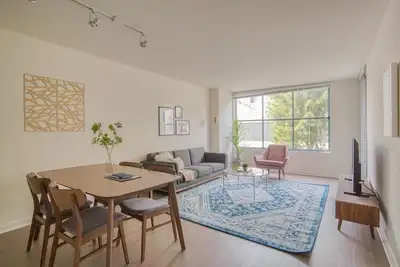 Image de Charming South Beach 1br w/ On-Site Shops & Restaurants, by Blueground
