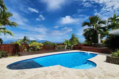 Image de Dans un lotissement calme, prisé, villa avec piscine, vue sur Moorea, 5 chambres