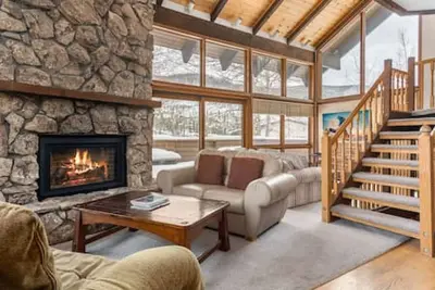 Image de Large Rustic West Vail Home - Minutes to Slopes!