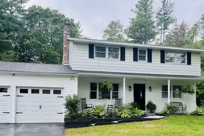 Image de 5 Miles to Saratoga Springs Race Track-Family Friendly Home