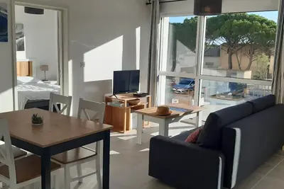 Image de Beau T2 climatisé, terrasse, parking privé, proche plage - 4 personnes