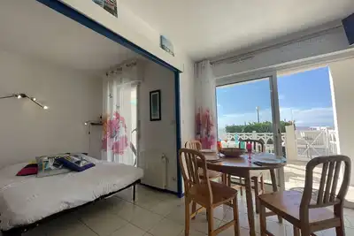 Image de Appartement avec Terrasse Aperçu Mer, Piscine et Parking, Châtelaillon-Plage