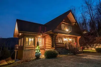 Chalet de prestige construit exclusivement à la méthode Scandinave en bois rond.