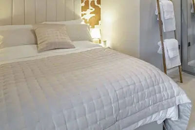 Image de New 2024 * 20% discount * Modern renovated courtyard house * sleeps 5 * Parking