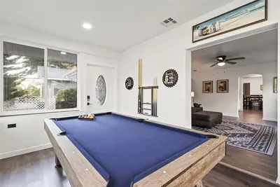Image de Lowry Park Retreat | Pool Table, Arcade, Fast Wifi