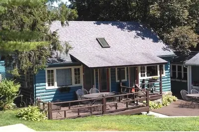 Image de 2 Bed /2 bath cabin w/ Lake George access
