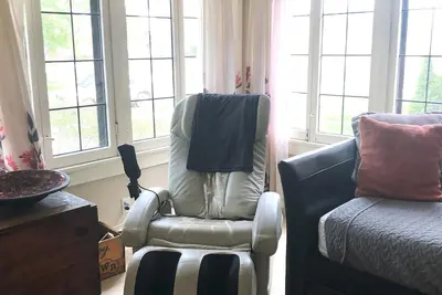 Image de Frederick House: Clean, Spacious East Side Lower Flat