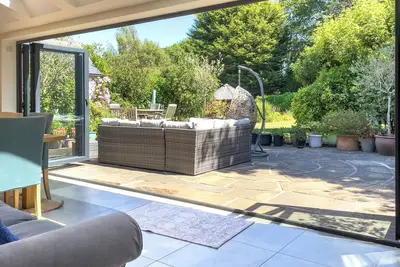 Image de 4 Bed, open plan living with large garden in village centre, close to Harrogate