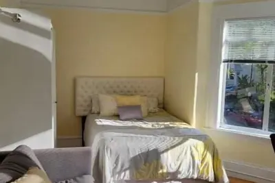 Image de Private Spacious Grad Room
